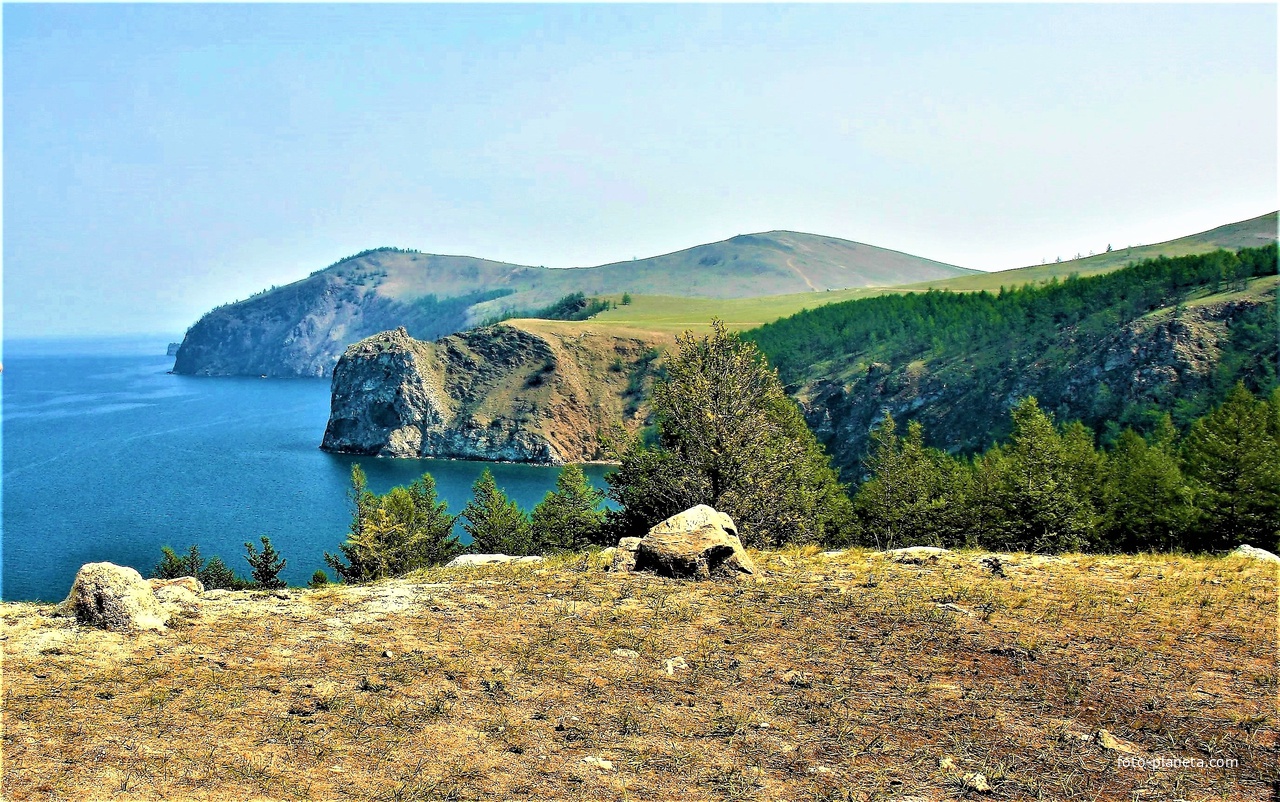 Байкал. Остров Ольхон. Вид с мыса Саган-Хушун на северное побережье.