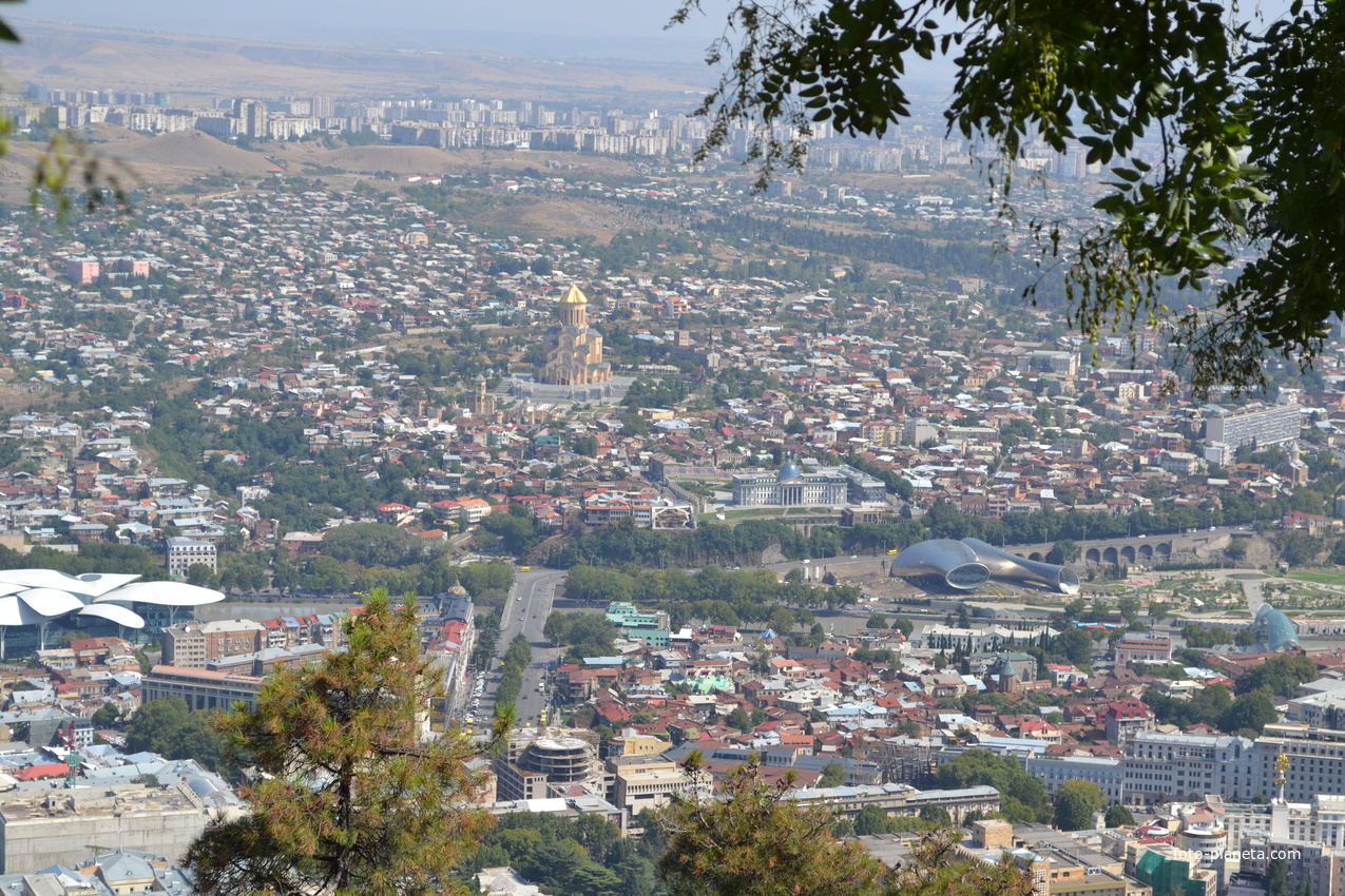 Вид на город с горы Мтацминда