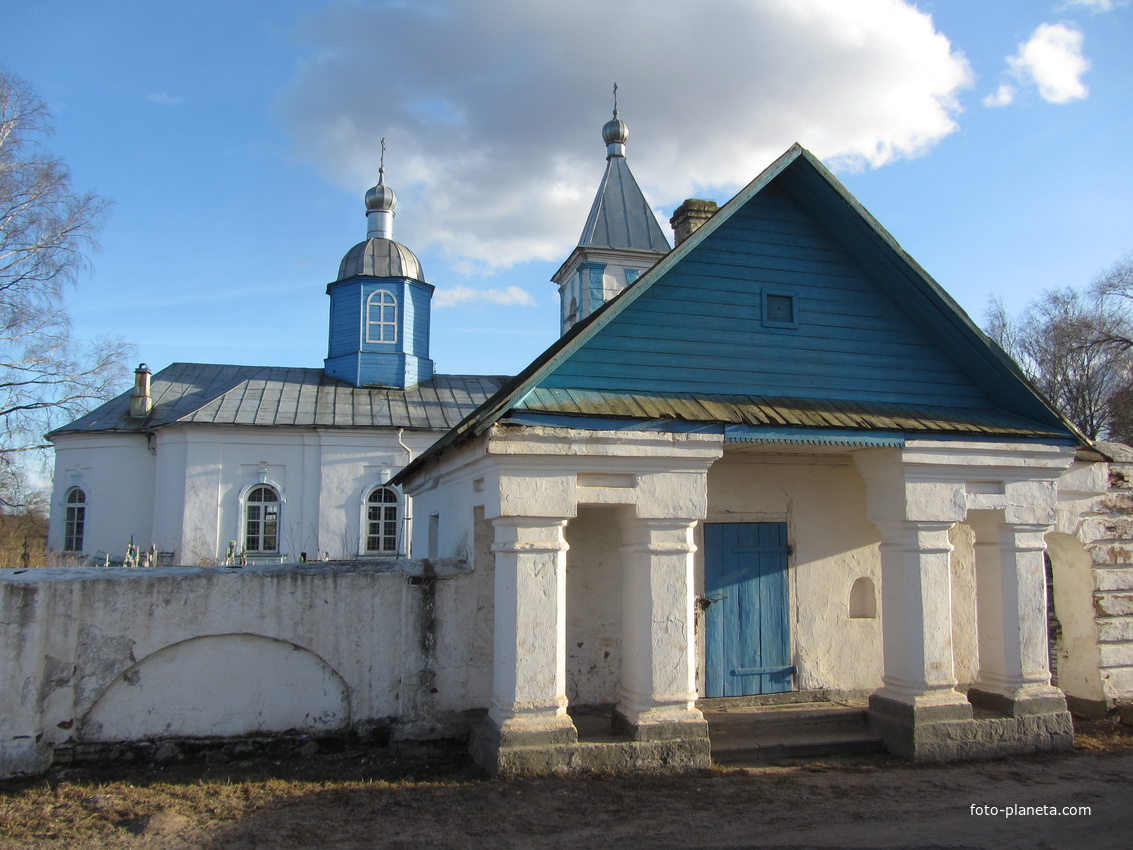 Молочково. Церковь Успения Пресвятой Богородицы.