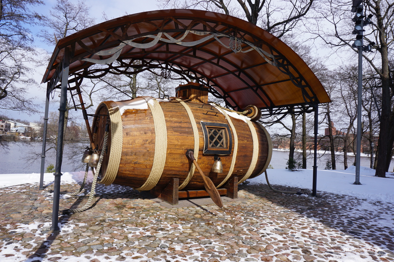 Прототип подволной лодки.