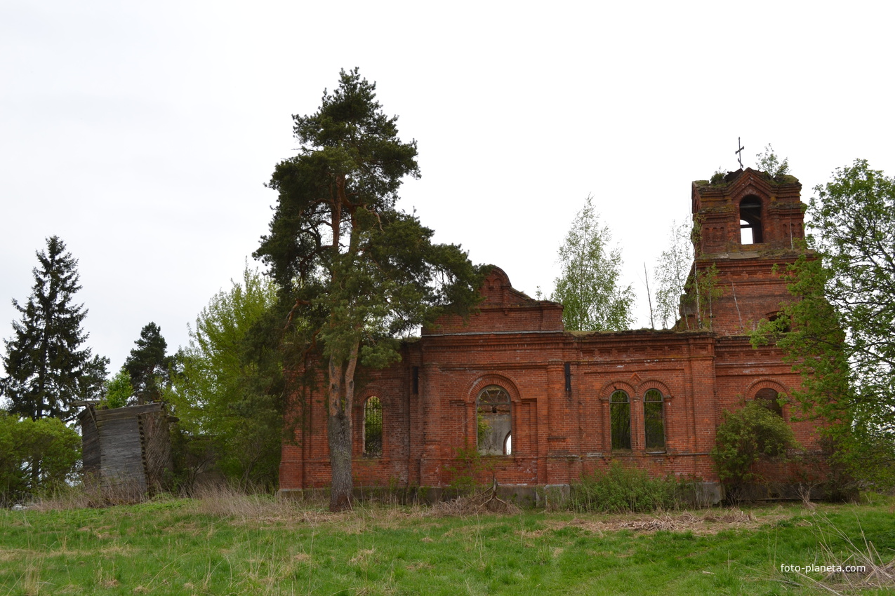 Колокольня, трапезная и часть деревянной церкви Троицы 1887-1904 гг.