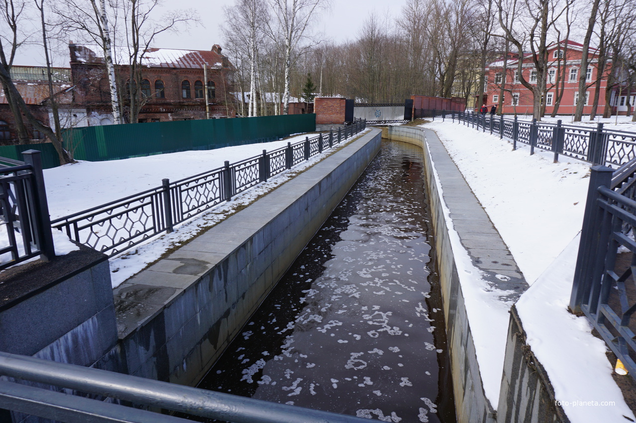 Малая Сестра.