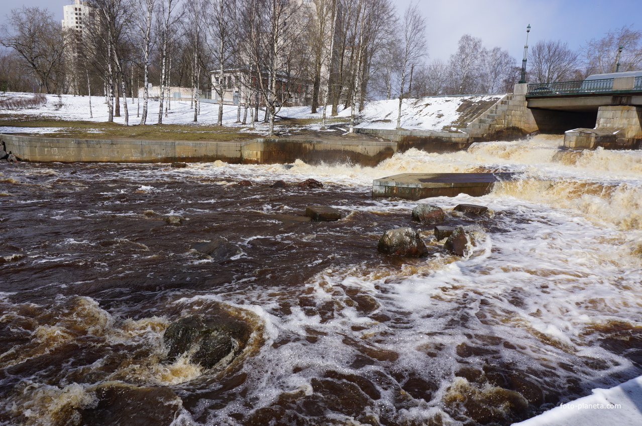 Сток с плотины Де Волана.