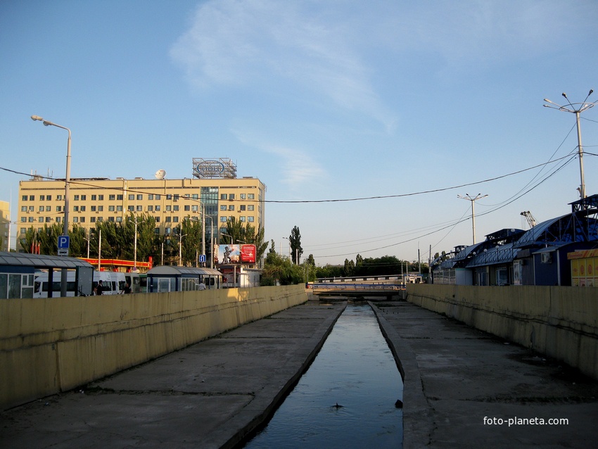 Канал перед автовокзалом. 08.06.2010г.