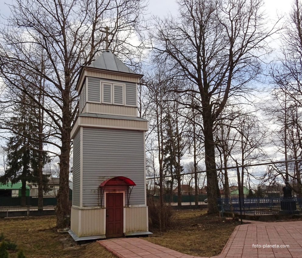Территория храма Святого благоверного Великого князя Александра Невского