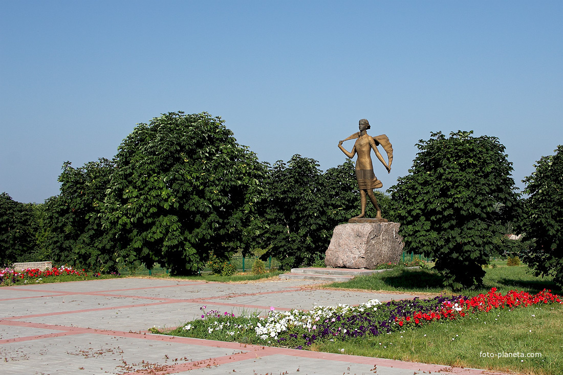 Памятник Зое Космодемьянской. Осино-Гай. Тамбовская область