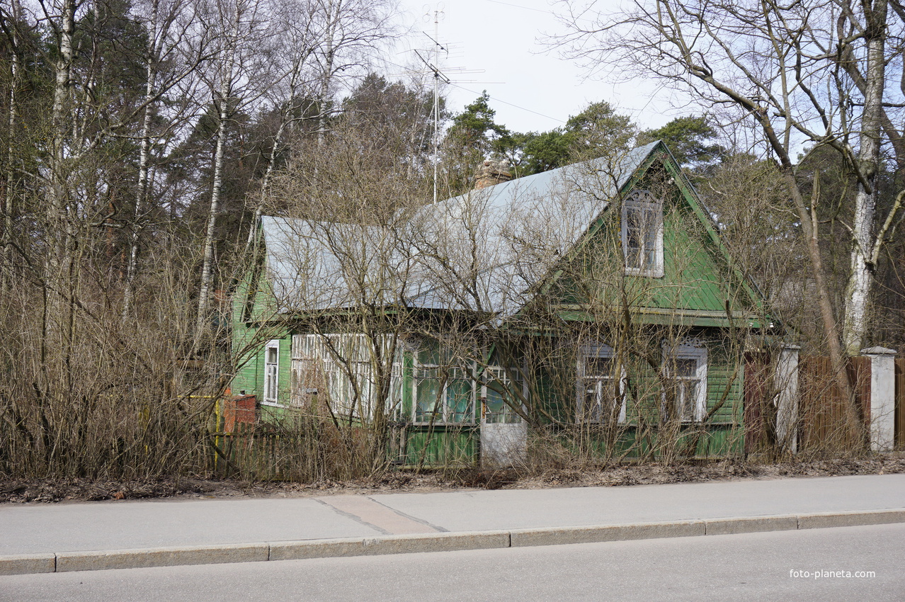 На улице Коммунаров.