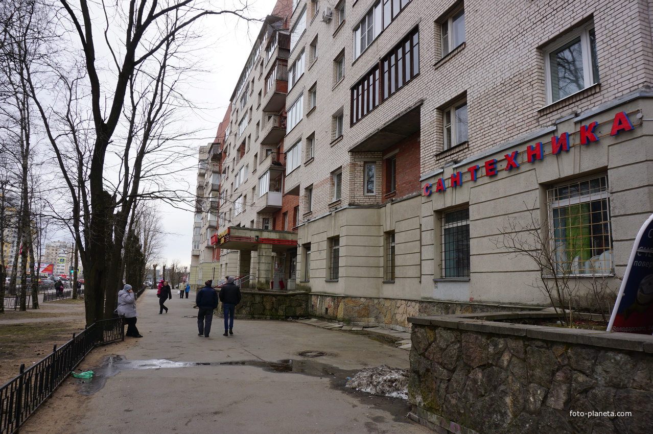 На улице Токарева.