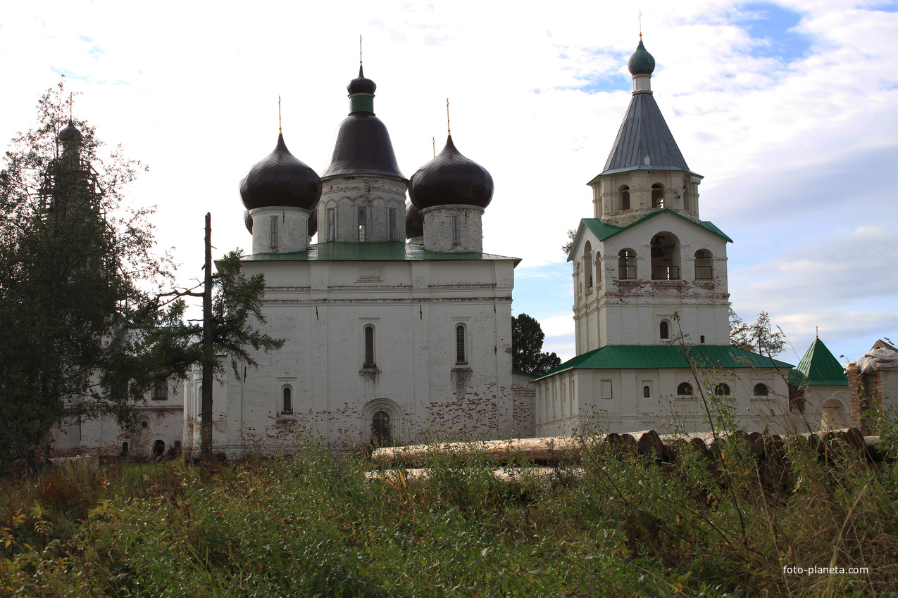 Свято-Троицкий Антониево-Сийский монастырь