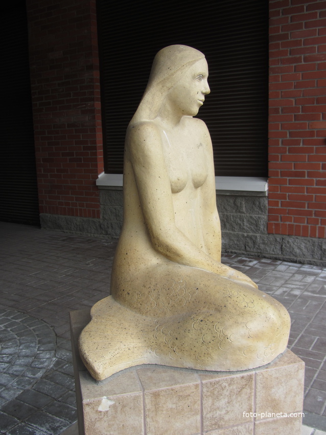 Русалка у клиники Скандинавия