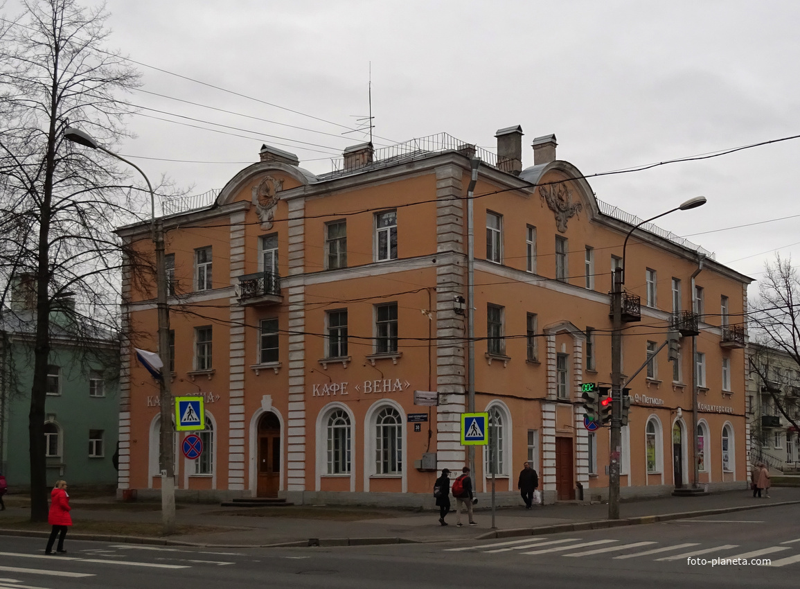 Санкт петербургский проспект. Санкт-Петербургский проспект Петергоф. Санкт-Петербургский проспект 30 Петергоф. Петергоф Санкт-Петербургский проспект дом 46. Петергоф Санкт Петербургский проспект дом 45.