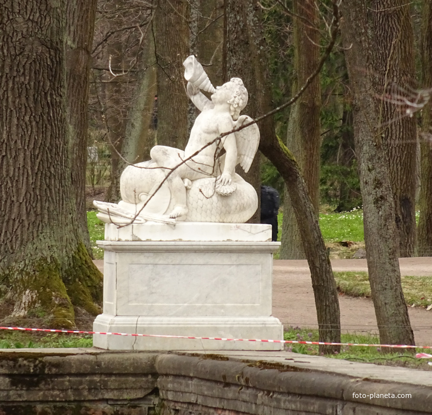 Скульптура в Нижнем парке