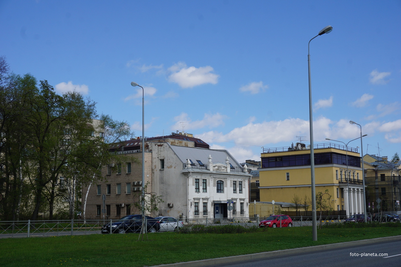 На Приморском пр.