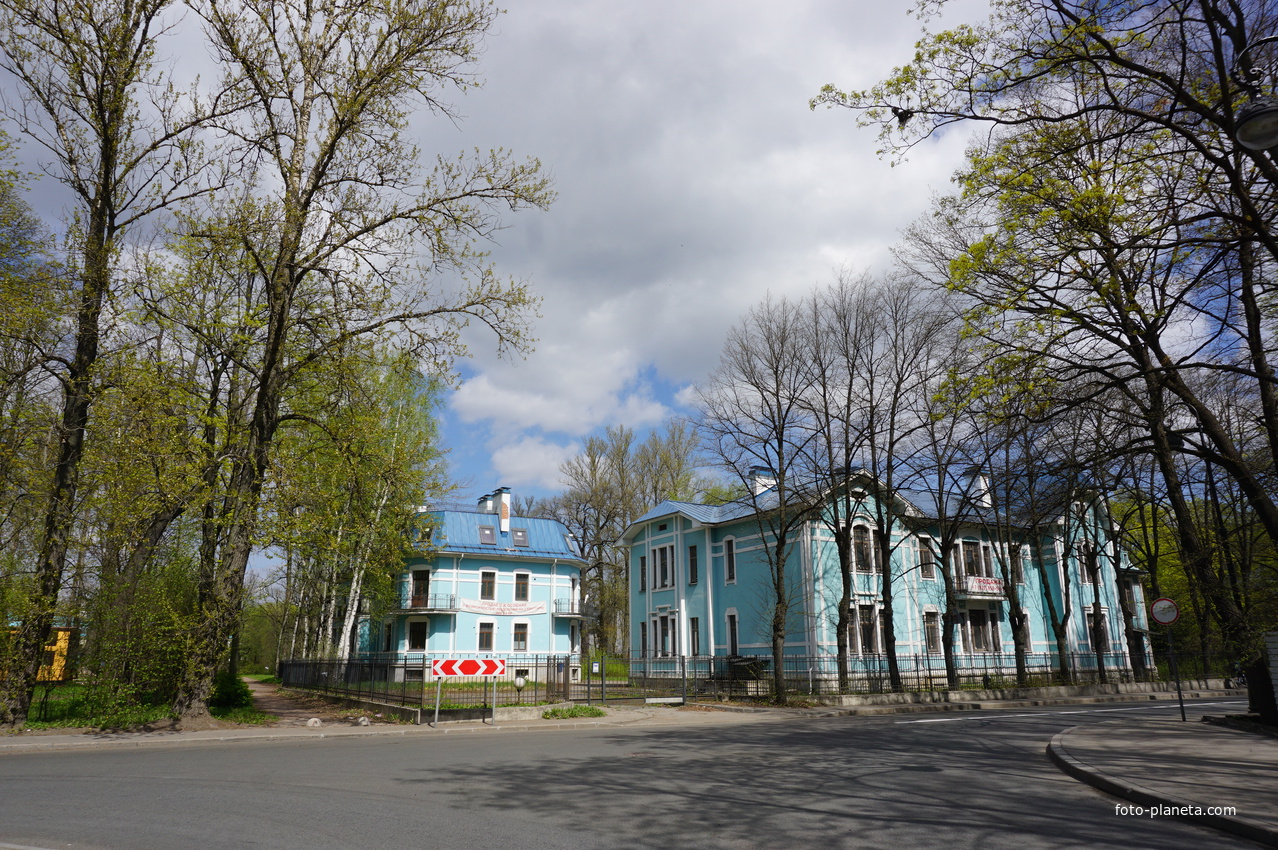 Боковая алея.