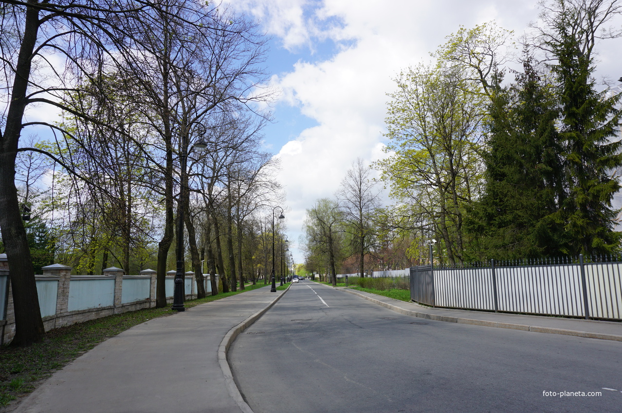 Набережная реки Крестовка.