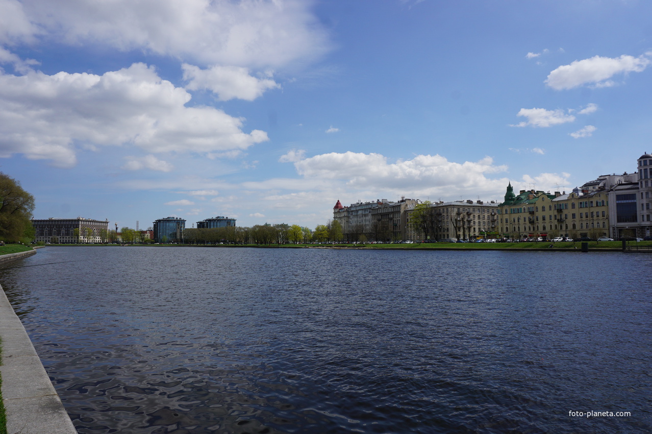 Река Средняя Невка.