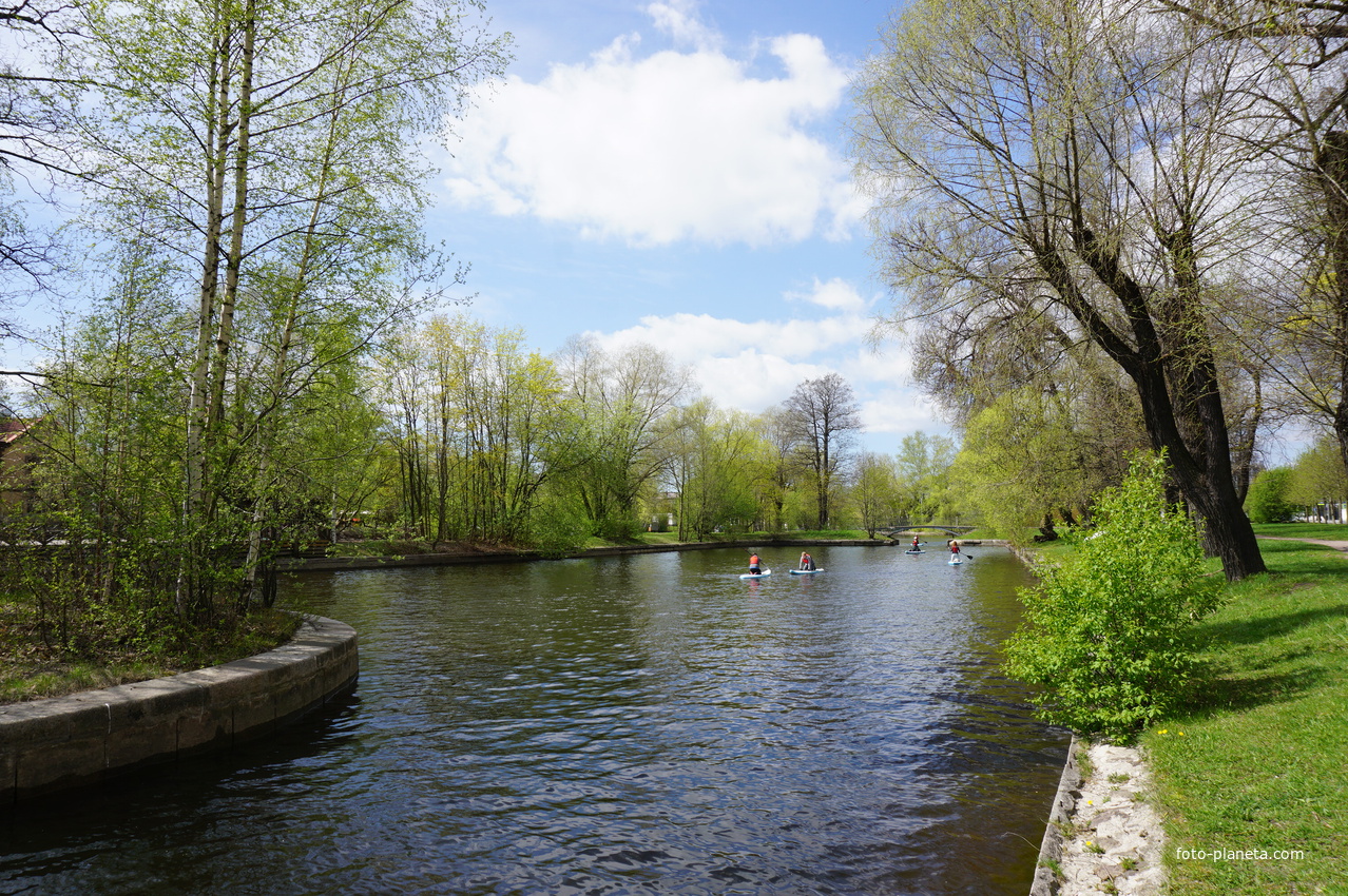 На реке Крестовка.