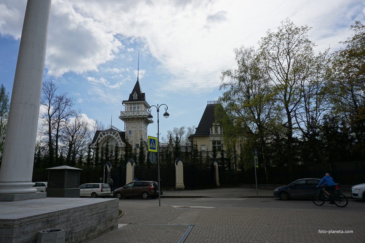 Набережная реки Крестовки.