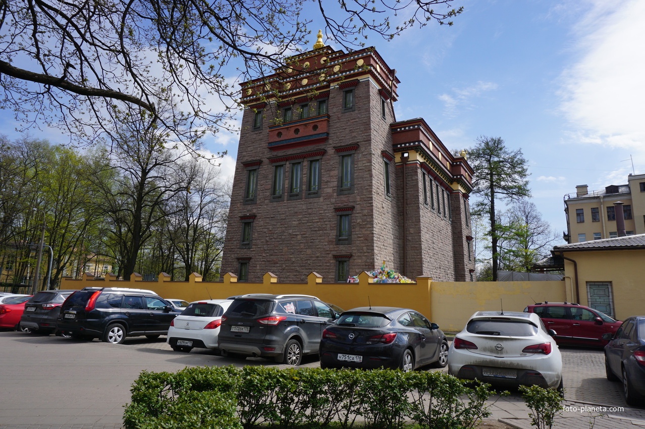 На липовой алее.