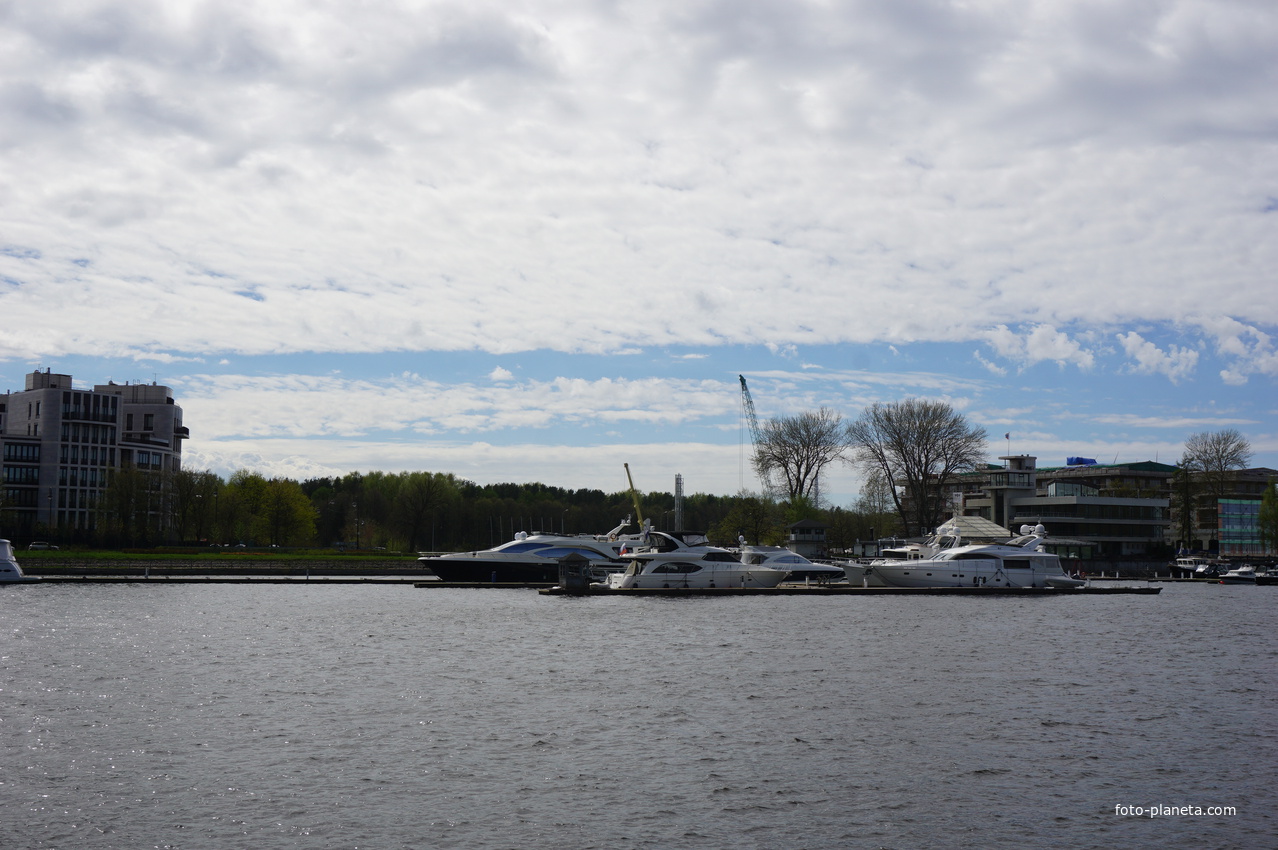 Река Малая Невка.