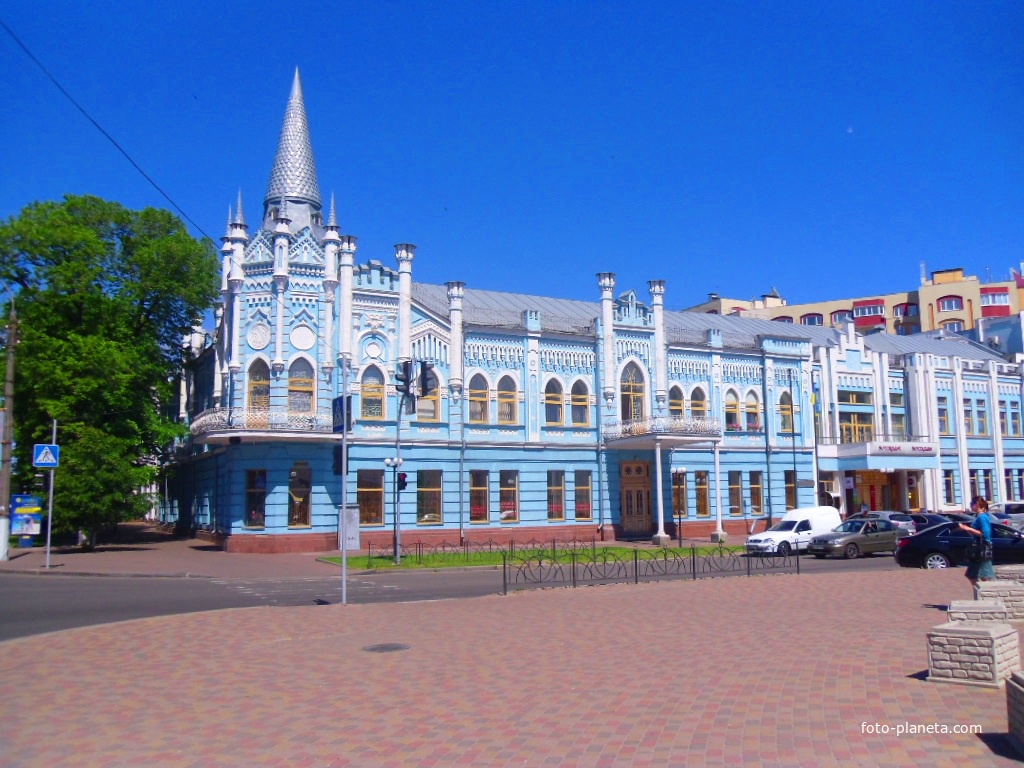 Гостиница &quot;Славянская&quot; в Черкассах построенная в кон. XIX в.Сейчас в здании размещается Укрсоцбанк.