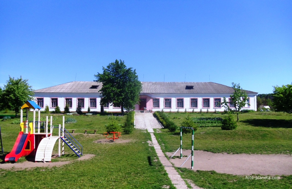 Школа села Теклино.