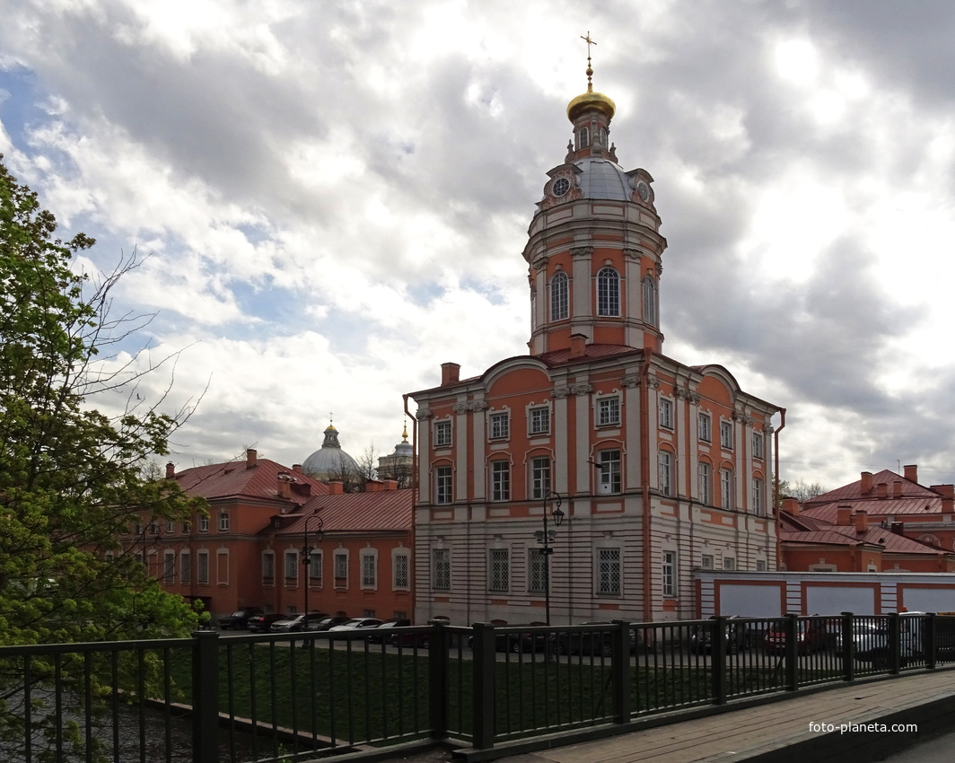 Свято-Троицкая Александро-Невская Лавра. Северо-Западная башня.