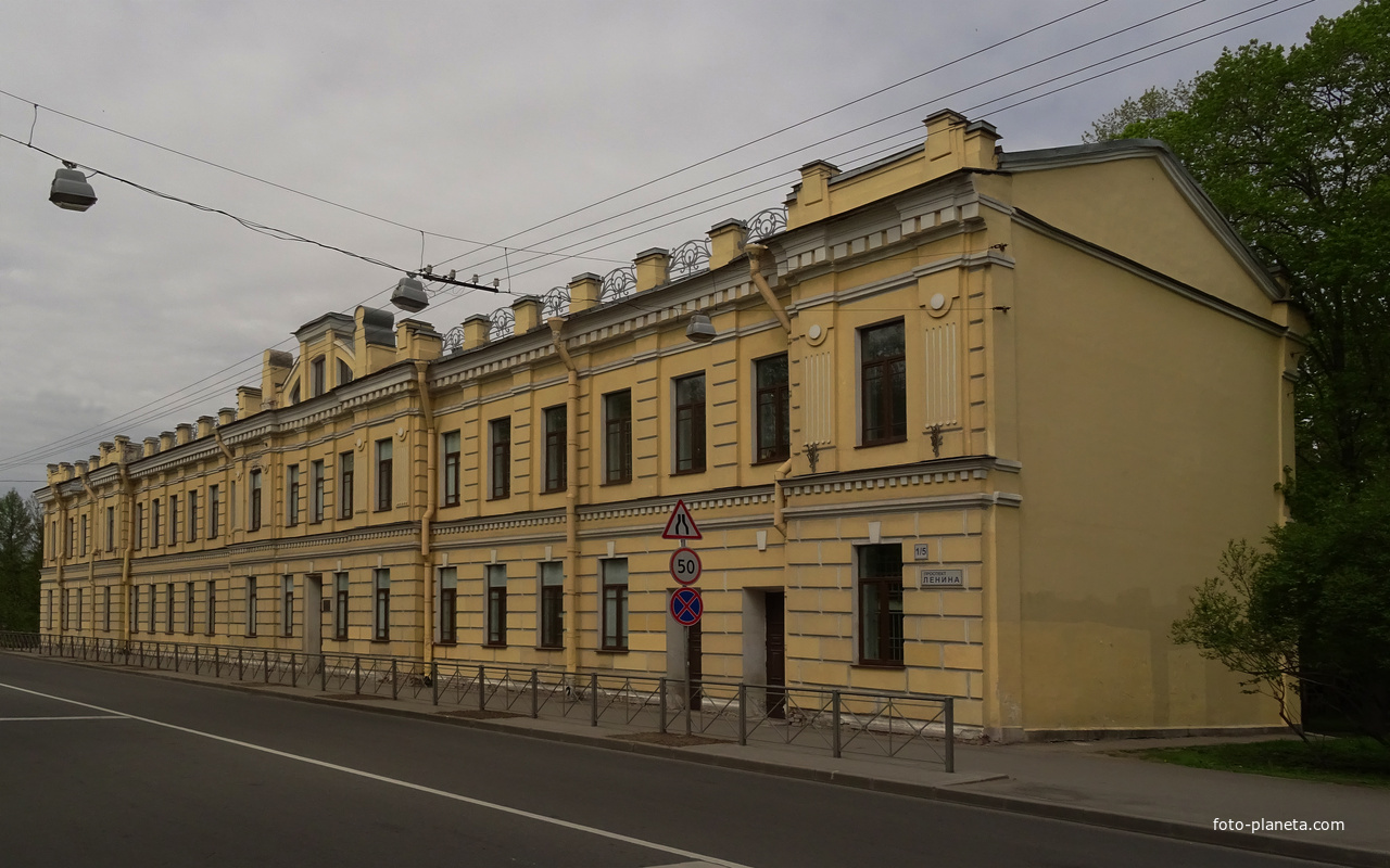Проспект Ленина, дом 1