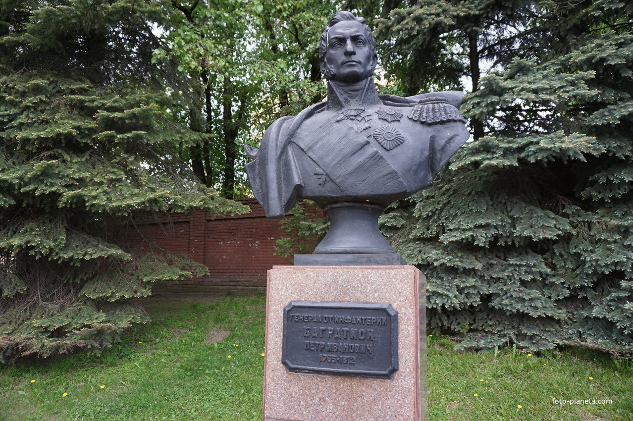 Алея героев битвы возле Смоленска в 1812году.