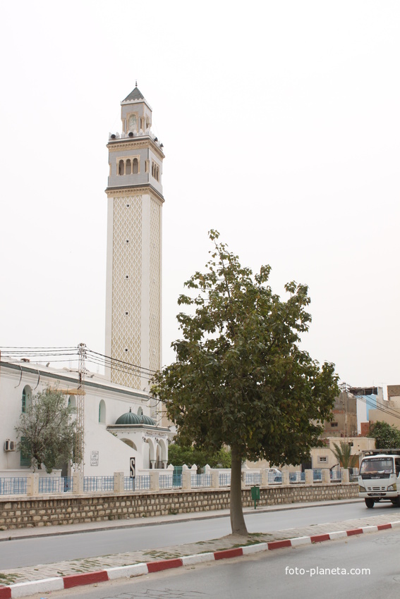 Набель. Мечеть.