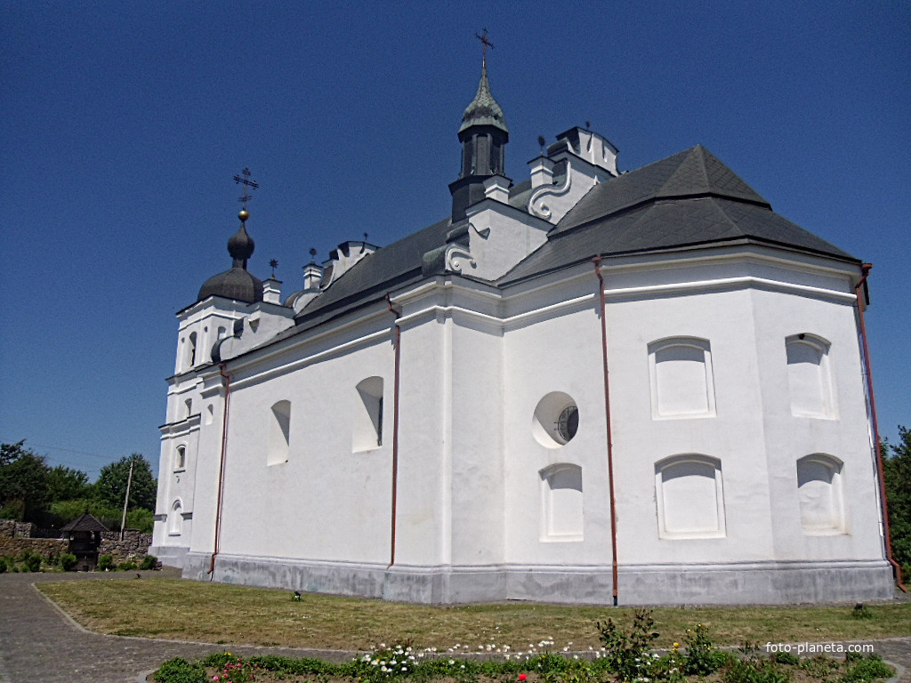 Іллінська церква (1653р), усипальниця Богдана Хмельницького.