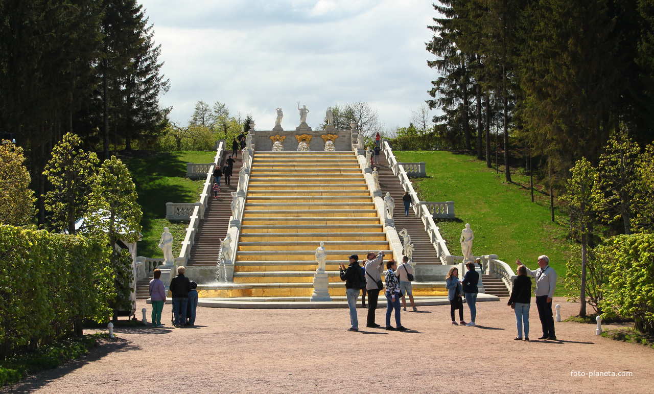 Каскад золотая гора в петергофе фото