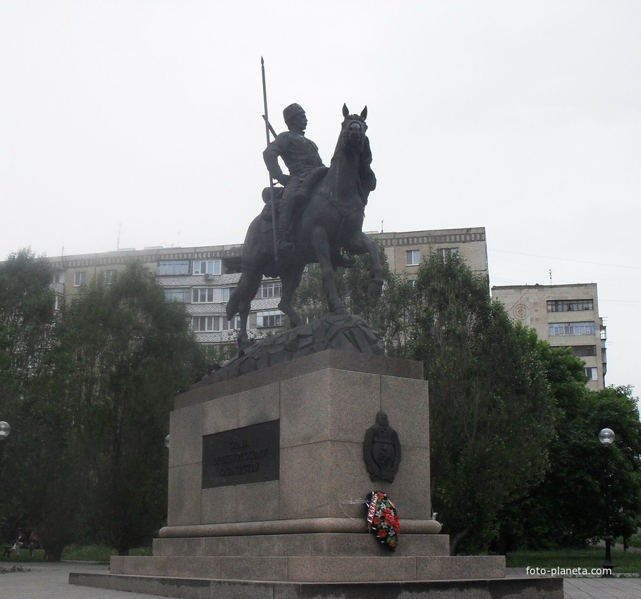 г.Оренбург, памятник Оренбургскому казачеству