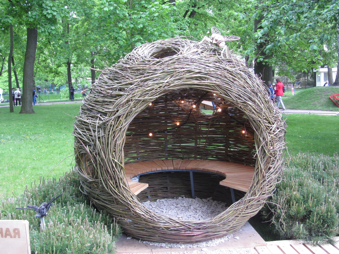 Проект «Гнездо»-Гнездо в композиции как символ дома, благополучия и счастливой семейной жизни.