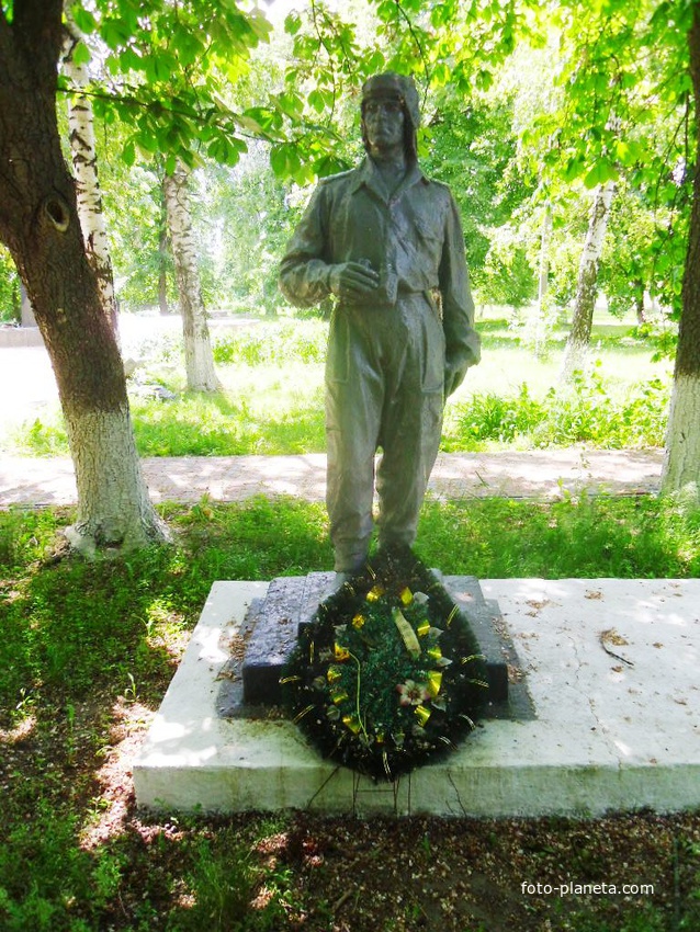 Памятник воинам, погибшим в ВОв, с. Ротмистровка