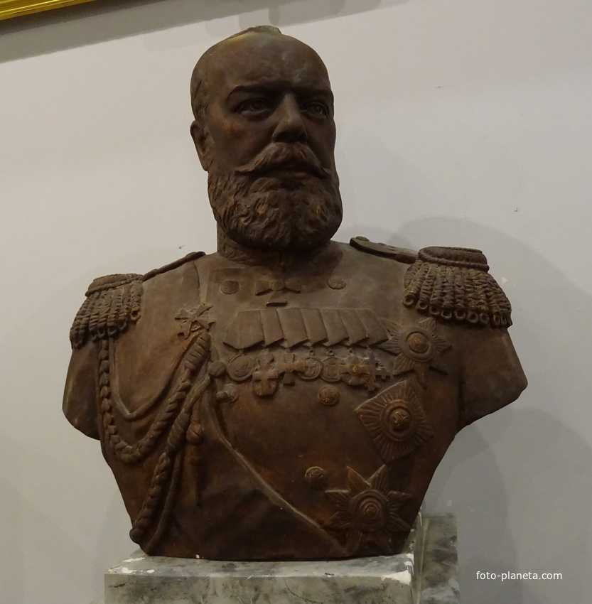 Центральный Военно-Морской музей. Бюст Императора Александра III.