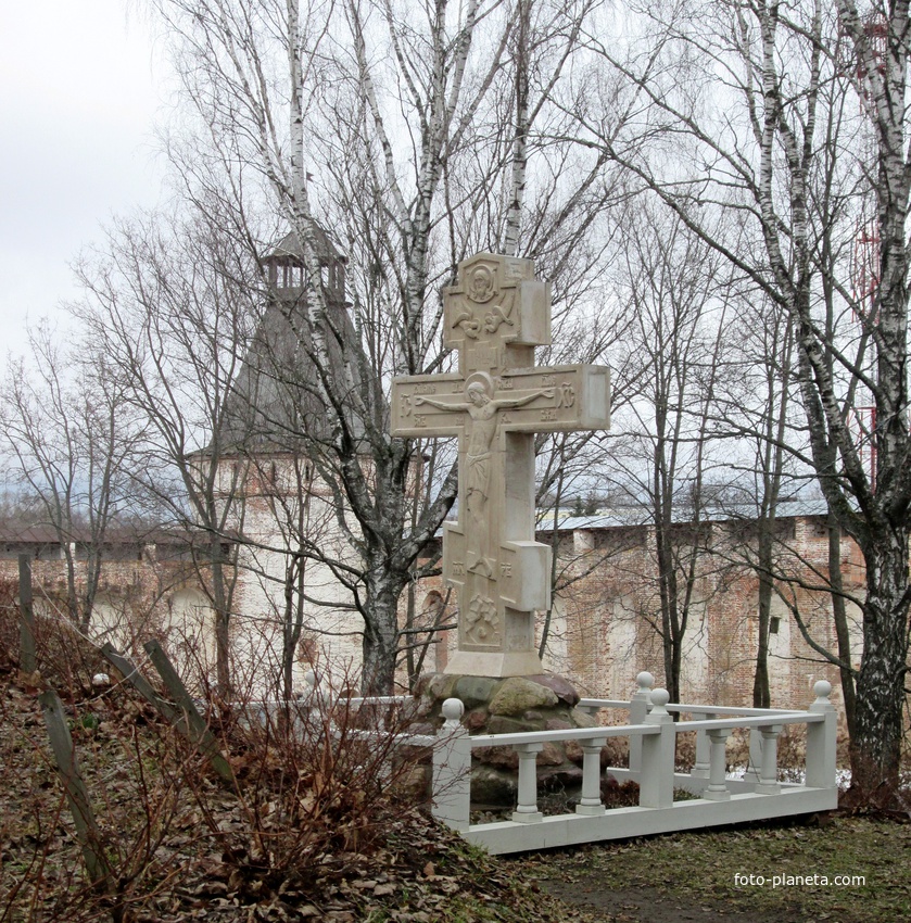 Борисоглебский монастырь. Крест.