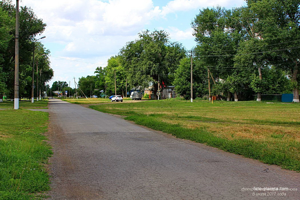 улица Ленина - главнаяулица хутора.