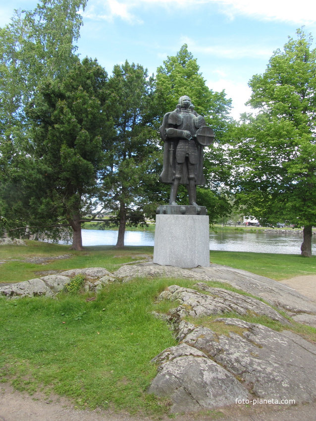 Савонлинна. Памятник под названием &quot;дух крепости&quot;