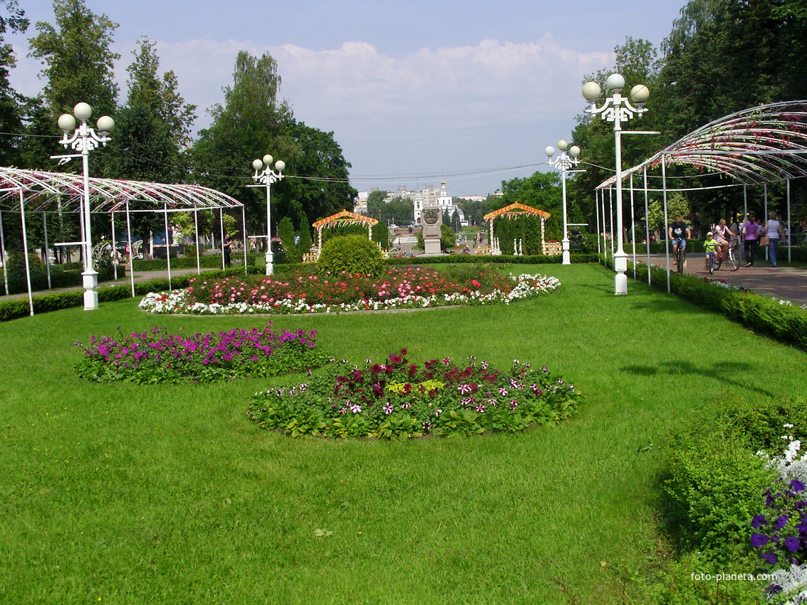 В городском саду Твери.