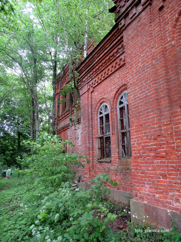 Вид старой церкви в Ясенском.
