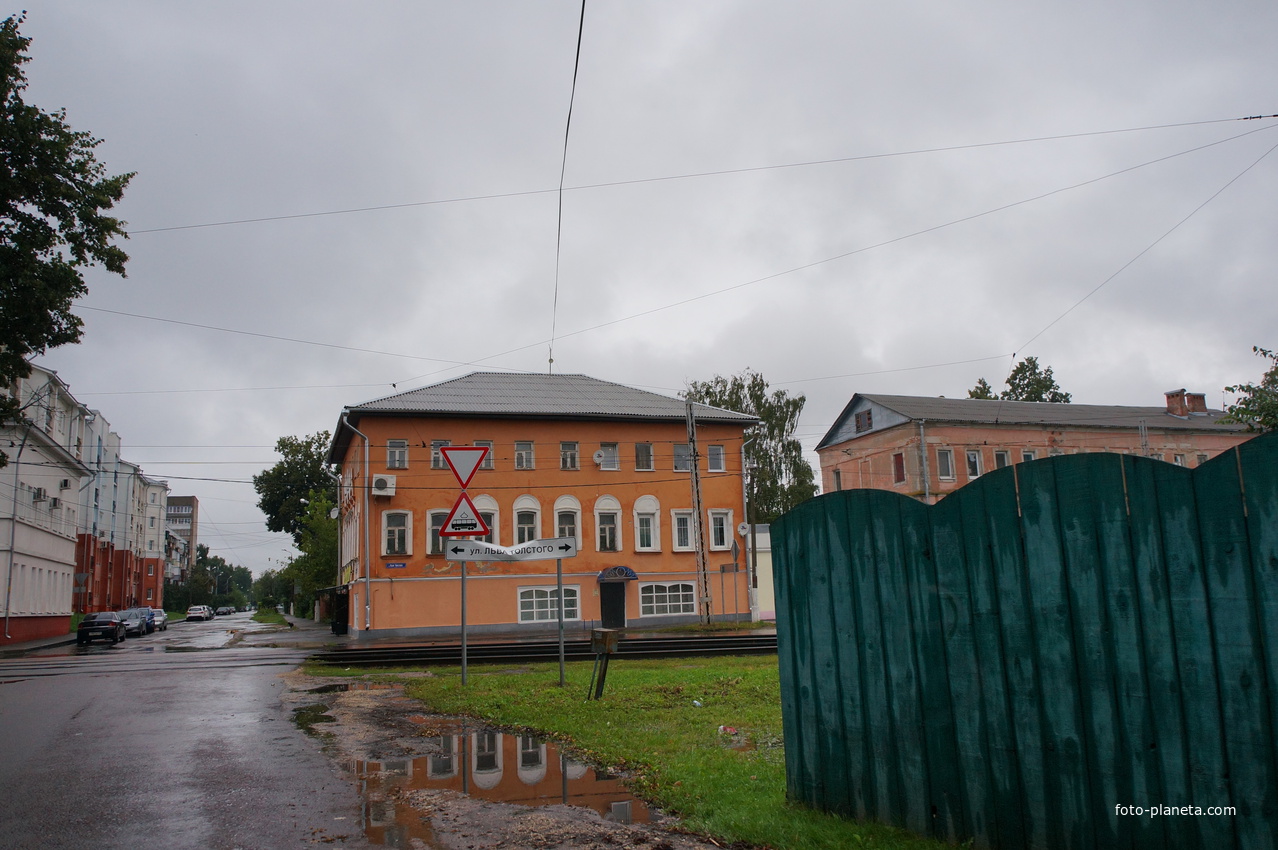 Льва Толстого улица