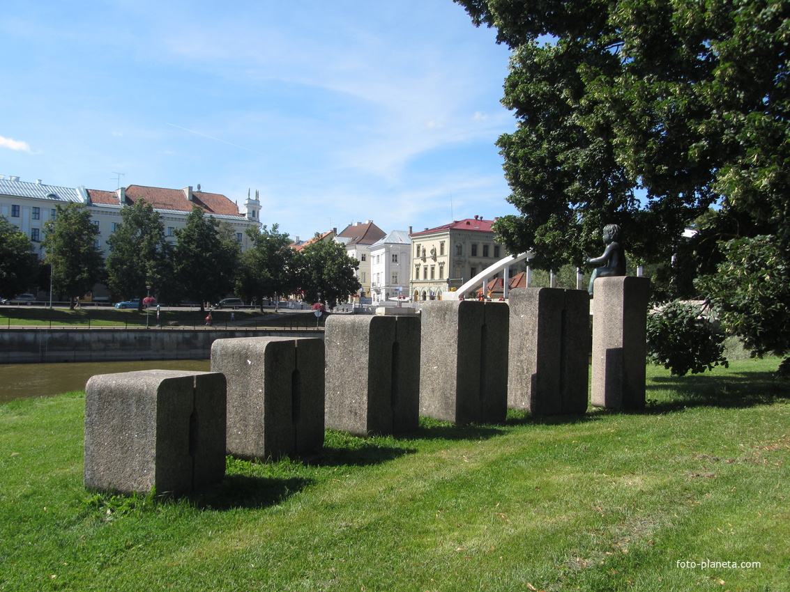Памятник 100000 жителю Тарту