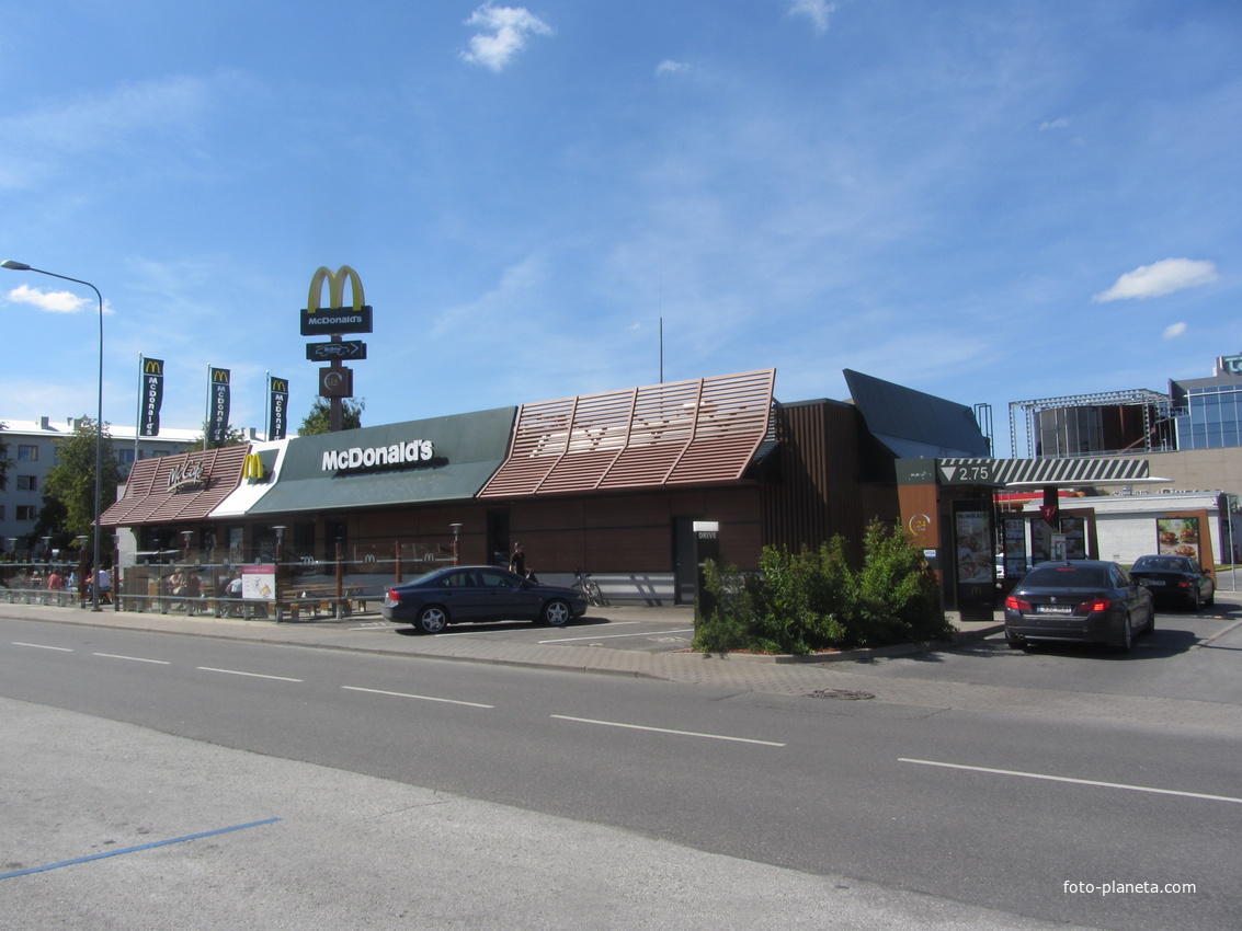 Тарту. Макдоналдс