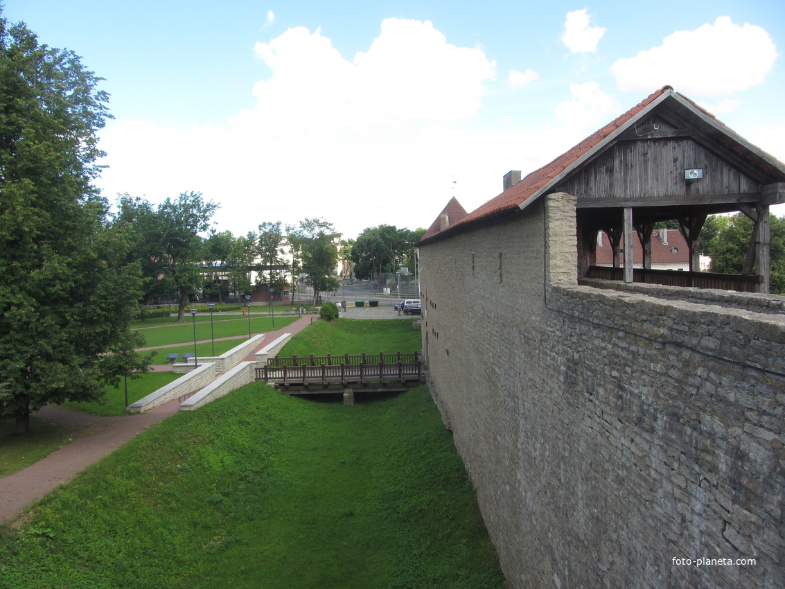 Стены Нарвской крепости