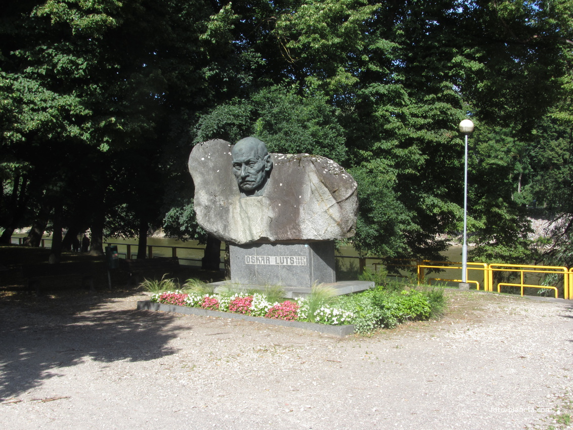 Памятник Оскару Лутсу