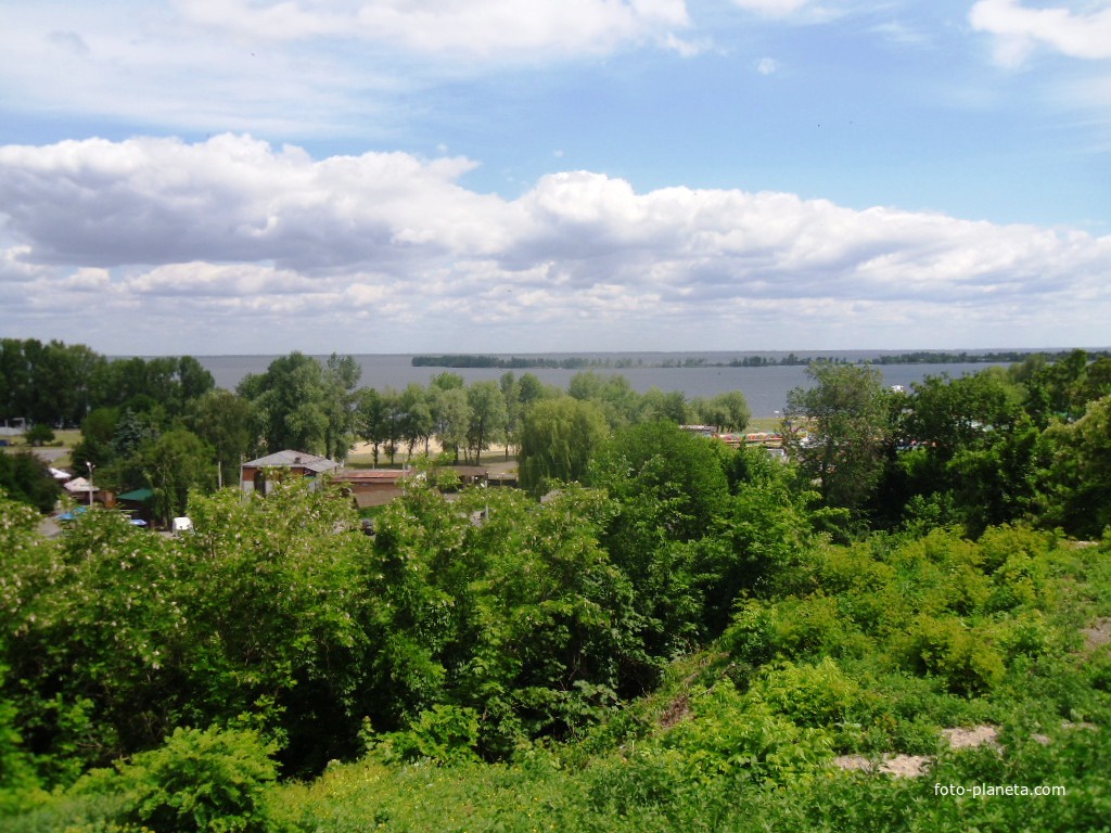 Вид на Днепр с парка им Богдана Хмельницкого.