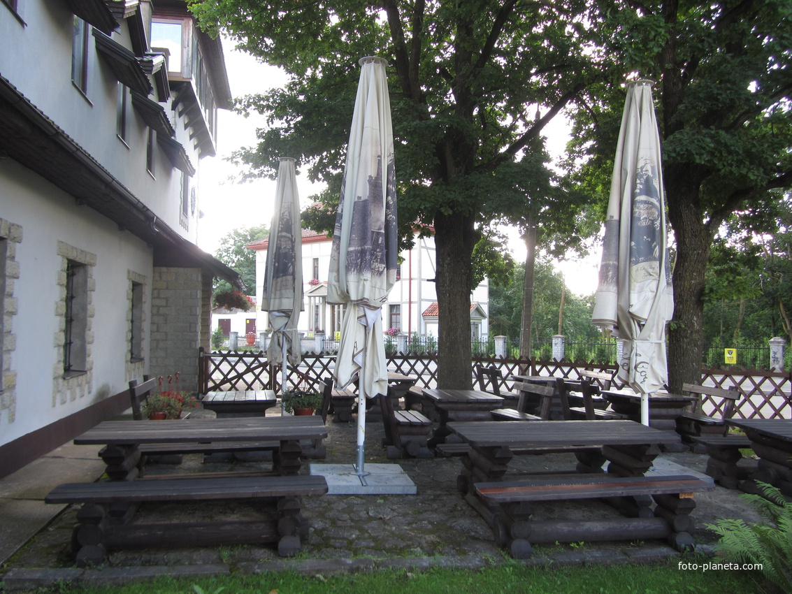 S. Lavretsovi, Нарва