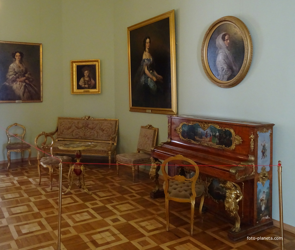 Гатчинский дворец. Музыкальный салон.