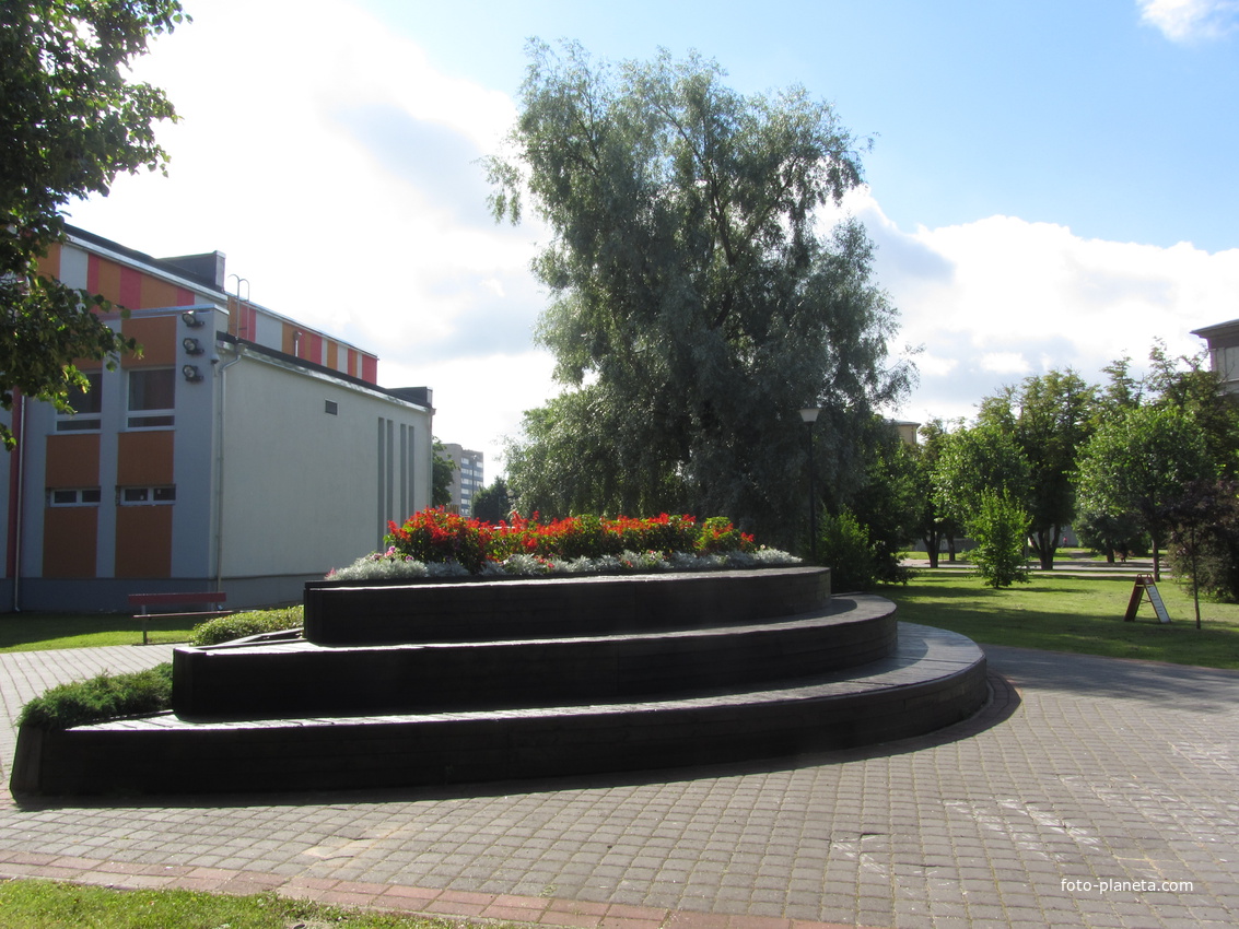 В сквере у ДК &quot;Ругодив&quot;